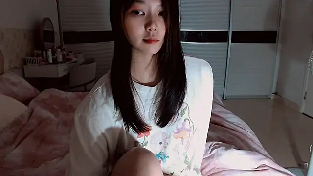 Snapshot of -Lucky_Girl chatting on May 14, 2026, 2:24 pm -Lucky Girl online show from May 14, 2026, 2:24 pm