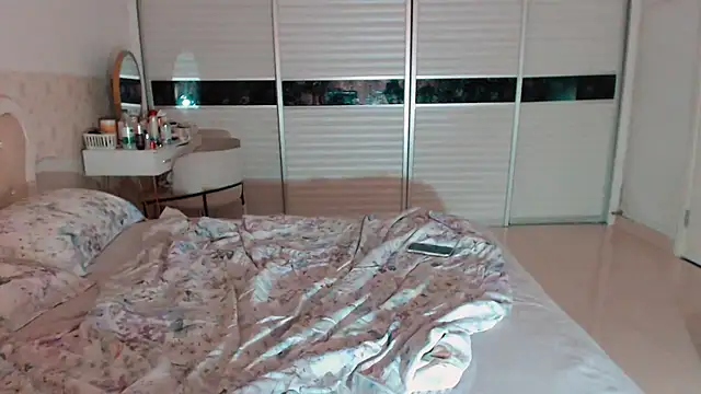 Snapshot of -Lucky_Girl chatting on May 23, 2026, 2:28 am -Lucky Girl online show from May 23, 2026, 2:28 am