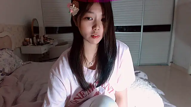 Snapshot of -Lucky_Girl chatting on May 25, 2026, 12:55 pm -Lucky Girl online show from May 25, 2026, 12:55 pm