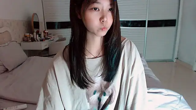 Snapshot of -Lucky_Girl chatting on May 26, 2026, 2:18 am -Lucky Girl online show from May 26, 2026, 2:18 am