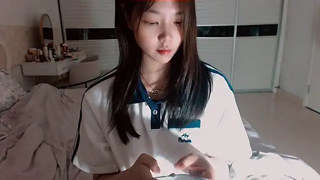 Snapshot of -Lucky_Girl chatting on May 26, 2026, 2:24 pm -Lucky Girl online show from May 26, 2026, 2:24 pm
