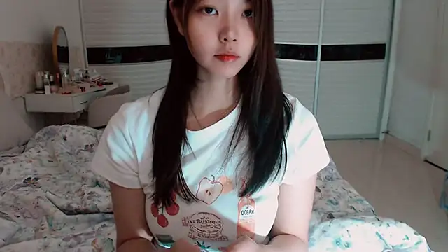 Snapshot of -Lucky_Girl chatting on June 4, 2026, 1:22 am -Lucky Girl online show from June 4, 2026, 1:22 am