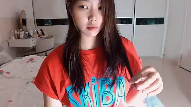 Snapshot of -Lucky_Girl chatting on June 25, 2026, 12:53 pm -Lucky Girl online show from June 25, 2026, 12:53 pm