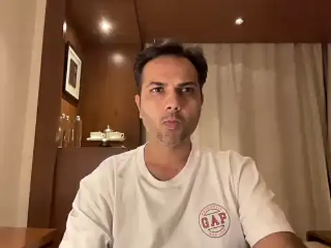 immog727 online show from December 25, 2024, 5:26 pm