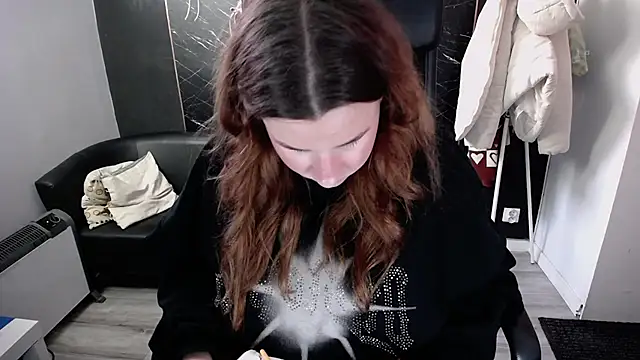 littleviki7 online show from January 16, 2026, 8:29 am