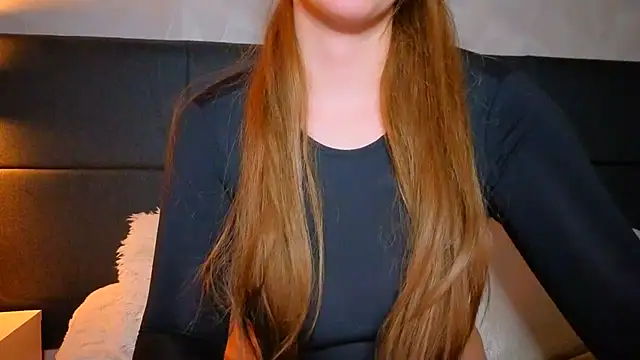 Snapshot of Sweetninaaa chatting on August 1, 2026, 5:34 pm Sweetninaaa online show from August 1, 2026, 5:34 pm