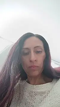 Snapshot of AliceRossi chatting on April 27, 2026, 3:43 pm AliceRossi online show from April 27, 2026, 3:43 pm