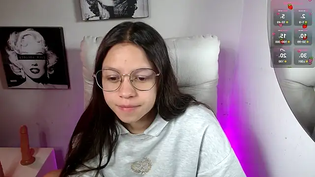 SamanthaRoldaan online show from November 10, 2025, 1:54 pm