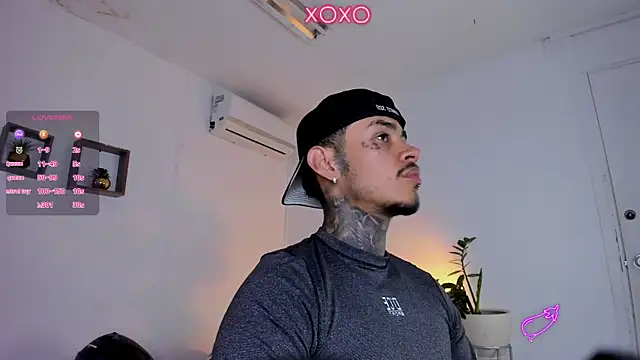 Snapshot of JordanSmiith_ chatting on February 11, 2025, 11:12 pm JordanSmiith online show from February 11, 2025, 11:12 pm