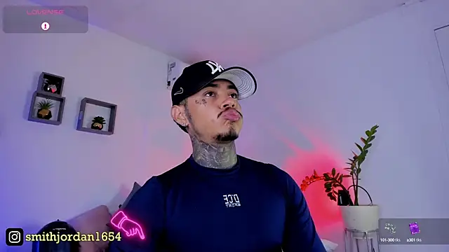 Snapshot of JordanSmiith_ chatting on March 10, 2025, 11:38 pm JordanSmiith online show from March 10, 2025, 11:38 pm