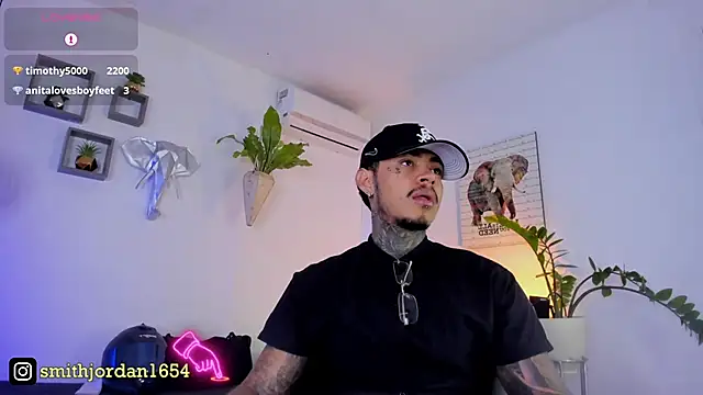 Snapshot of JordanSmiith_ chatting on March 22, 2025, 11:42 pm JordanSmiith online show from March 22, 2025, 11:42 pm