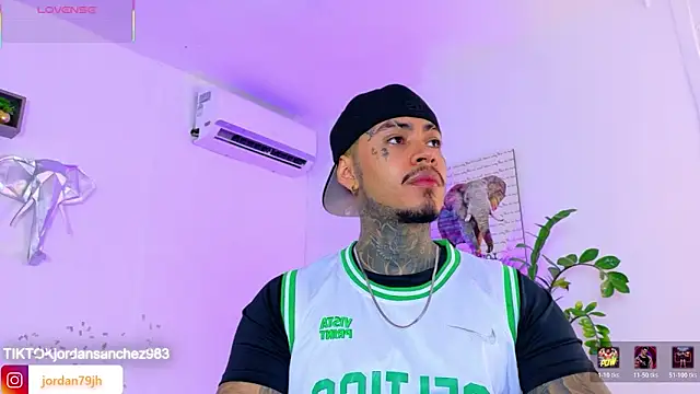 JordanSmiith  online show from April 28, 2026, 8:36 pm