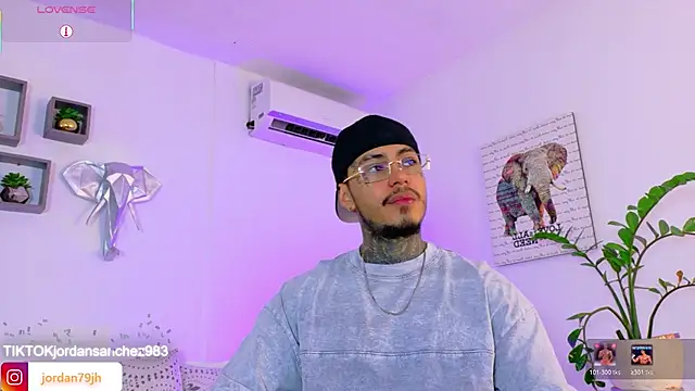 Snapshot of JordanSmiith_ chatting on June 10, 2026, 8:41 pm JordanSmiith online show from June 10, 2026, 8:41 pm