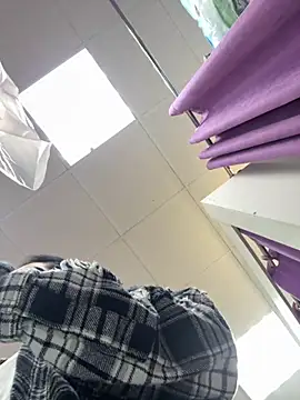 Snapshot of naughty_lucifer chatting on September 24, 2025, 4:43 pm naughty lucifer online show from September 24, 2025, 4:43 pm