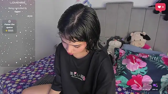 chloe watson  online show from June 23, 2026, 7:34 pm