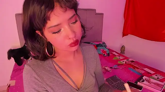 chloe watson  online show from July 31, 2026, 9:14 pm