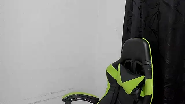 Snapshot of leila_22 chatting on December 14, 2024, 6:09 pm leila 22 online show from December 14, 2024, 6:09 pm