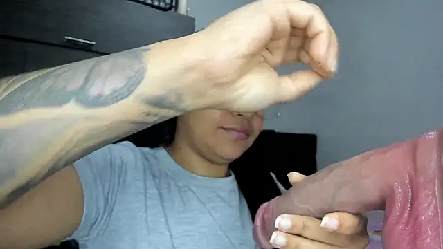 Snapshot of leila_22 chatting on February 13, 2025, 2:31 pm leila 22 online show from February 13, 2025, 2:31 pm