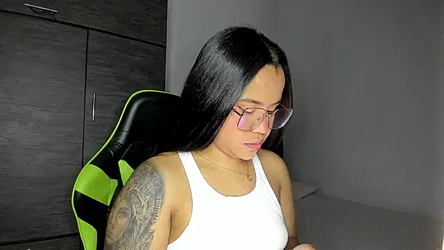 Snapshot of leila_22 chatting on February 24, 2025, 1:42 pm leila 22 online show from February 24, 2025, 1:42 pm