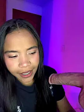 Snapshot of leila_22 chatting on October 6, 2025, 7:50 am leila 22 online show from October 6, 2025, 7:50 am