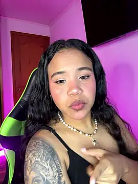 Snapshot of leila_22 chatting on January 11, 2026, 7:02 am leila 22 online show from January 11, 2026, 7:02 am
