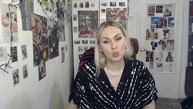 Snapshot of CapriScorpion chatting on December 29, 2024, 6:16 pm CapriScorpion online show from December 29, 2024, 6:16 pm