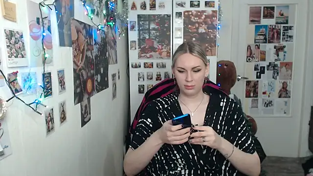 Snapshot of CapriScorpion chatting on December 30, 2024, 9:59 am CapriScorpion online show from December 30, 2024, 9:59 am