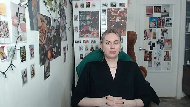 Snapshot of CapriScorpion chatting on January 28, 2025, 5:35 pm CapriScorpion online show from January 28, 2025, 5:35 pm