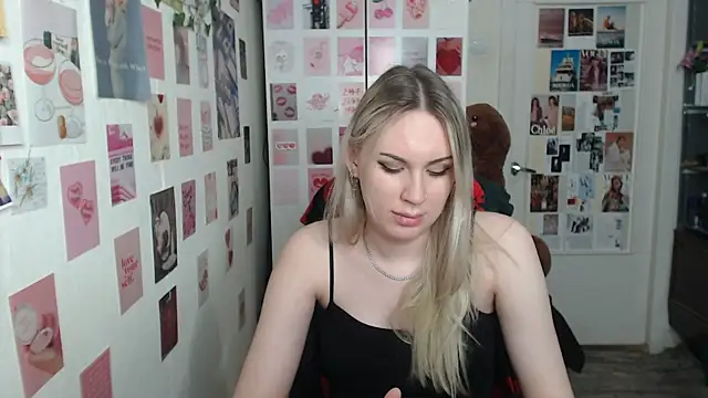 Snapshot of CapriScorpion chatting on February 13, 2025, 4:07 pm CapriScorpion online show from February 13, 2025, 4:07 pm