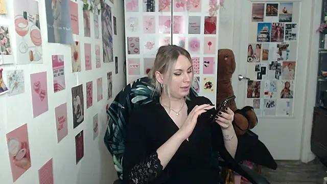 Snapshot of CapriScorpion chatting on March 13, 2025, 4:45 pm CapriScorpion online show from March 13, 2025, 4:45 pm