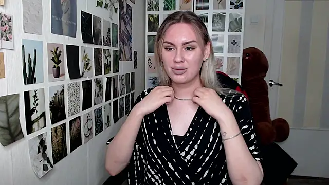 Snapshot of CapriScorpion chatting on September 9, 2025, 12:37 pm CapriScorpion online show from September 9, 2025, 12:37 pm