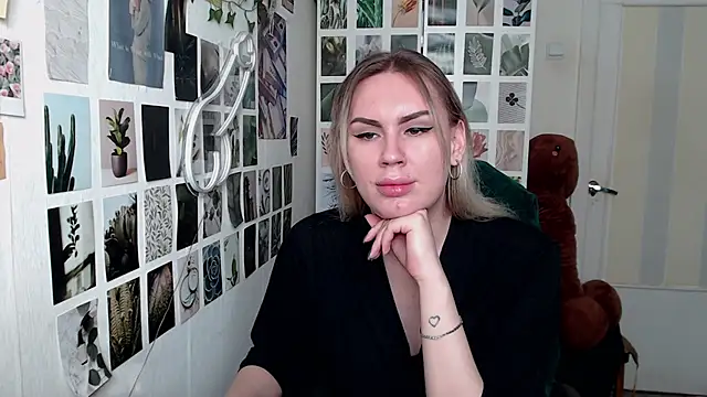 Snapshot of CapriScorpion chatting on September 30, 2025, 10:53 am CapriScorpion online show from September 30, 2025, 10:53 am