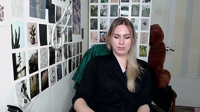 Snapshot of CapriScorpion chatting on October 1, 2025, 12:11 pm CapriScorpion online show from October 1, 2025, 12:11 pm