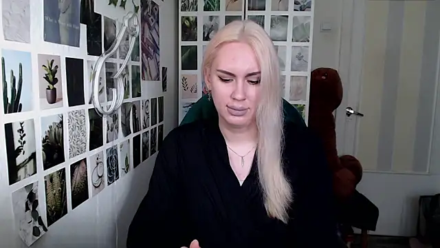 Snapshot of CapriScorpion chatting on October 7, 2025, 11:29 am CapriScorpion online show from October 7, 2025, 11:29 am