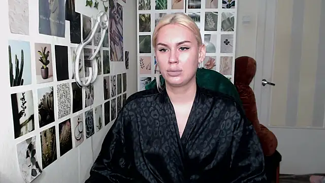 Snapshot of CapriScorpion chatting on October 20, 2025, 12:49 pm CapriScorpion online show from October 20, 2025, 12:49 pm