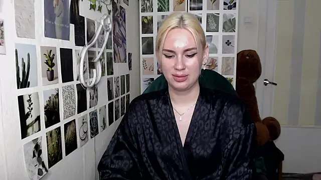 Snapshot of CapriScorpion chatting on October 21, 2025, 3:02 pm CapriScorpion online show from October 21, 2025, 3:02 pm