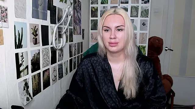 Snapshot of CapriScorpion chatting on October 22, 2025, 12:16 pm CapriScorpion online show from October 22, 2025, 12:16 pm