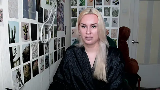 Snapshot of CapriScorpion chatting on October 23, 2025, 1:10 pm CapriScorpion online show from October 23, 2025, 1:10 pm