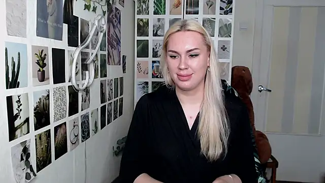 Snapshot of CapriScorpion chatting on November 4, 2025, 11:20 am CapriScorpion online show from November 4, 2025, 11:20 am