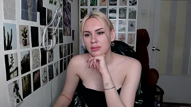 Snapshot of CapriScorpion chatting on November 5, 2025, 10:26 am CapriScorpion online show from November 5, 2025, 10:26 am