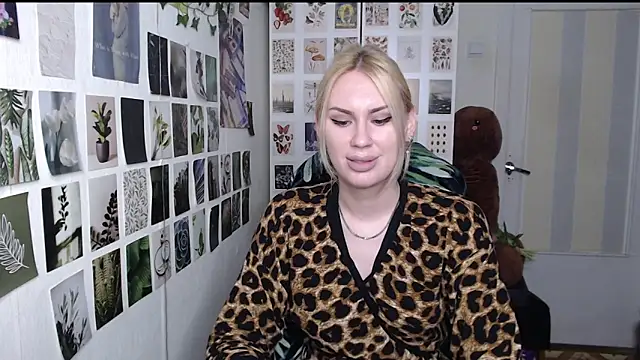 Snapshot of CapriScorpion chatting on June 10, 2026, 10:14 am CapriScorpion online show from June 10, 2026, 10:14 am