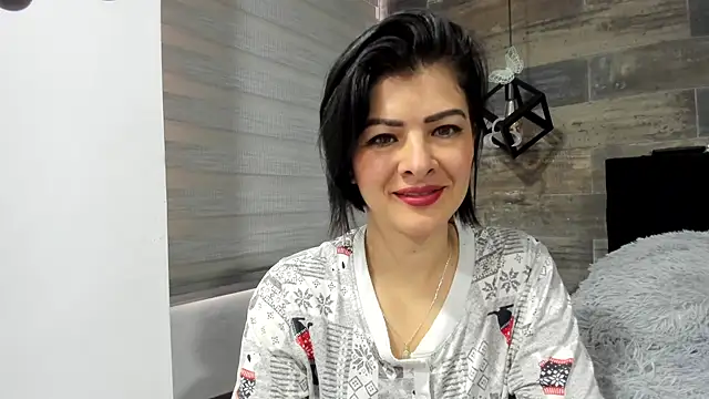 queen fetish online show from December 20, 2024, 2:49 pm