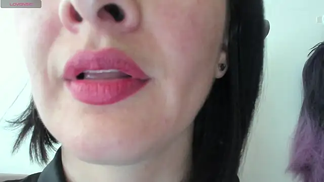 queen fetish online show from March 18, 2025, 8:26 pm