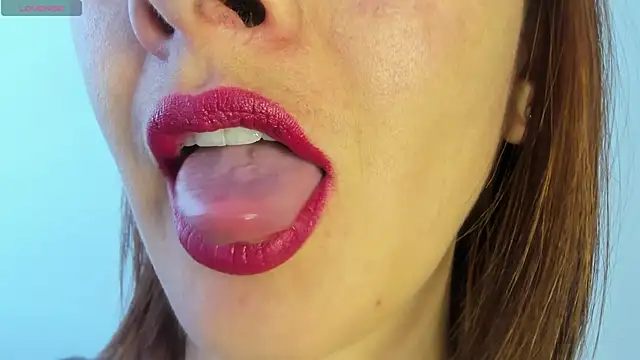 queen fetish online show from April 26, 2026, 2:48 pm