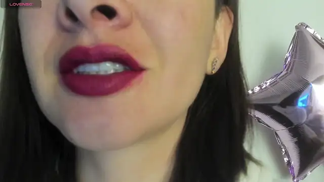Snapshot of queen_fetish chatting on June 12, 2026, 10:36 am queen fetish online show from June 12, 2026, 10:36 am