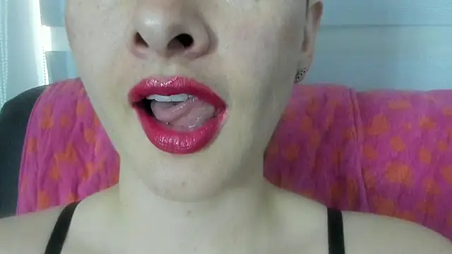 Snapshot of queen_fetish chatting on June 25, 2026, 4:00 pm queen fetish online show from June 25, 2026, 4:00 pm