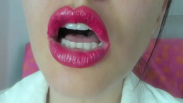 Snapshot of queen_fetish chatting on July 4, 2026, 11:00 pm queen fetish online show from July 4, 2026, 11:00 pm