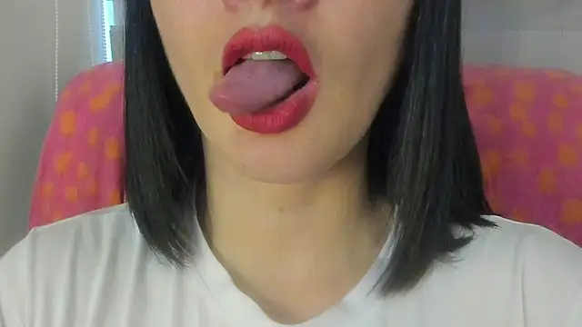 Snapshot of queen_fetish chatting on July 9, 2026, 10:36 pm queen fetish online show from July 9, 2026, 10:36 pm