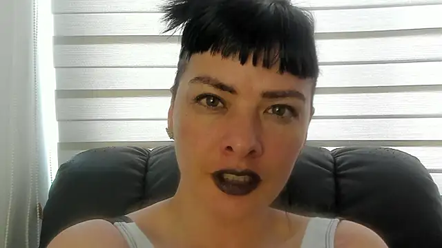 Snapshot of queen_fetish chatting on July 26, 2026, 9:00 pm queen fetish online show from July 26, 2026, 9:00 pm