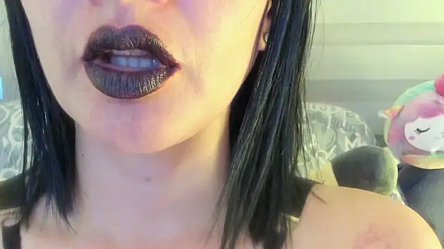 Snapshot of queen_fetish chatting on August 4, 2026, 10:34 pm queen fetish online show from August 4, 2026, 10:34 pm